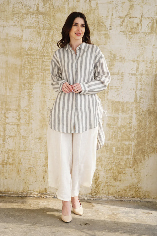 Collared neckline Buttons Drawstrings for ruching Striped detailing  Materials: 100% Linen