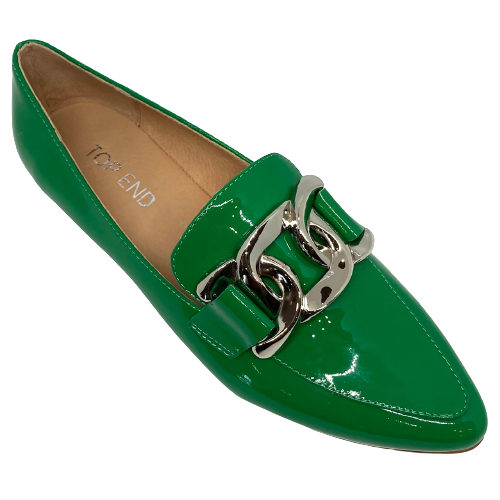Here's a pair of loafers with extra pizazz.  Made from soft patent leather with under foot cushioning and chunky chain detail, these will happily take you just about anywhere. Emerald patent Top End