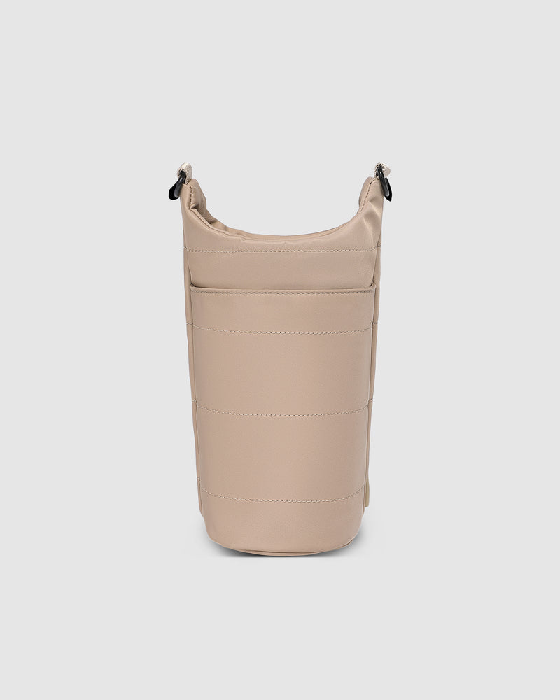 The Louenhide Miami Water Bottle Bag is a sleek, hands-free essential for an active, on-the-go lifestyle. With its slim, modern silhouette, this nylon water bottle crossbody bag is designed for effortless movement while keeping your water bottle secure and within reach (yes, it will even fit a 1L Frank Green!). Not just for hydration, the Miami features a convenient compartment to secure your phone and keys – so you’re ready to tackle the day without the bulk. Whether you’re heading out for a morning walk, 