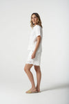 mbroidered hem

100% Linen

Side pockets

Elastic back