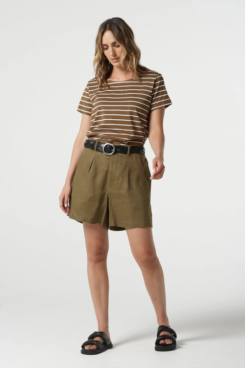 The Stone Linen Short in otter is crafted from 100% linen for cool, breathable comfort. Designed in a regular fit with front pockets, belt loops, fly front opening and an elastic back waist, it’s a versatile style made for hot days and effortless travelling.

100% Linen
Regular fit
Front pockets
Elastic at back waist
Belt loops
Fly front opening