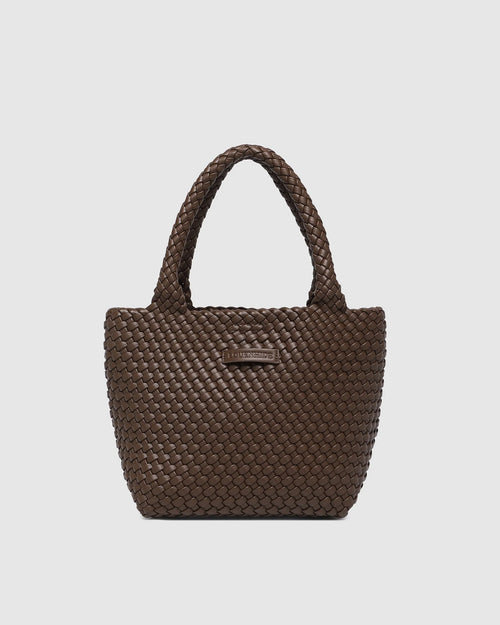 Internal Features	Base Plate
Handle Height	14cm and Falls Flat on Body
PU Strap	Adjustable and Detachable 99-114cm PU Strap
Closure	Magnetic Clasp
Body Material	Polyurethane Vegan Leather 100%
Hardware	Light Gold
Dimensions	W21 x H20 x D8cm
Weight	0.55kg