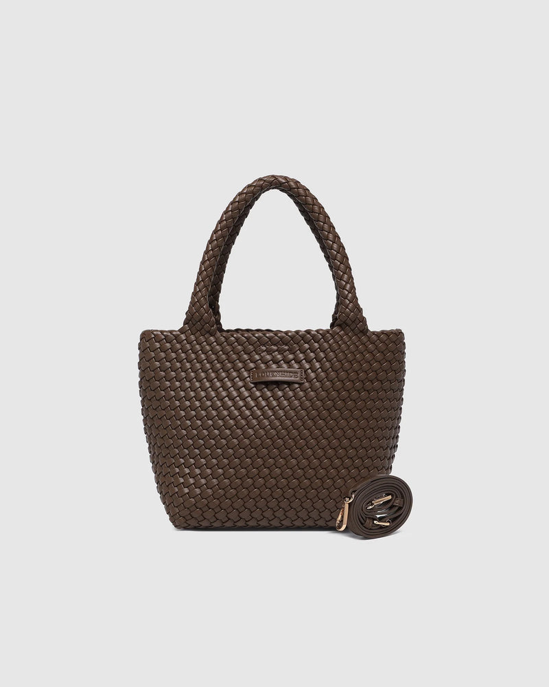 Internal Features	Base Plate
Handle Height	14cm and Falls Flat on Body
PU Strap	Adjustable and Detachable 99-114cm PU Strap
Closure	Magnetic Clasp
Body Material	Polyurethane Vegan Leather 100%
Hardware	Light Gold
Dimensions	W21 x H20 x D8cm
Weight	0.55kg