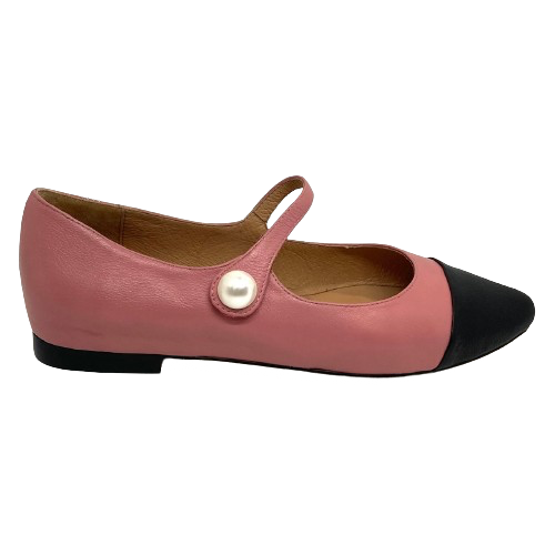 Cute little Mary Jane ballet flats look great with both dresses and pants. These from Top End are in rose pink with a black tow cap and the strap across the instep is finished with a pearl and fastened with velcro.&nbsp; The insole is padded and the sole flexible to offer plenty of comfort.