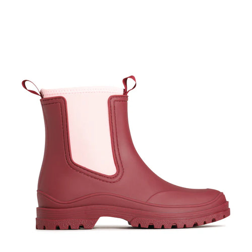 These fun rain boots from Los Cabos will keep your feet fashionable as well as dry. Perfect for a day at the sporting fields or just about anywhere. They even have a removable footbed which makes them orthotic friendly.  Colour Berry