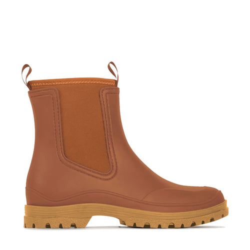 These fun rain boots from Los Cabos will keep your feet fashionable as well as dry. Perfect for a day at the sporting fields or just about anywhere. They even have a removable footbed which makes them orthotic friendly.  Colour Cinnamon