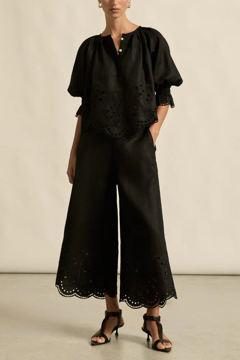 Embroidered with a delicate floral motif and finished with a scalloped hem, the apprise pant is a refined take on vacation dressing.&nbsp; fresh approach to volume and texture, the dawn top offers bespoke embroidered artistry in a tonal hue.

100% linen finished in a t

100% linen
bespoke embroidery with scalloped edge
cropped, wide-leg silhouette
high-waisted fit with side zip and clasp
elasticated back waistband for comfort
functional side pockets
designed to pair with the dawn top as a vacation-ready set