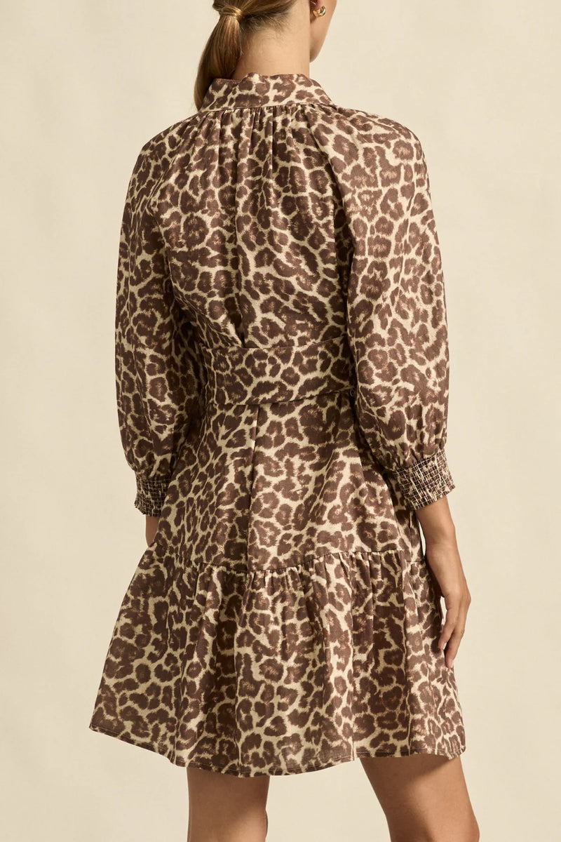 designed for comfort and versatility, it blends feminine form with a fluid feel. crafted in the zk exclusive ocelot print, a neutral take on the classic leopard trend.

100% linen crafted for trans-seasonal wear
high stand collar and soft 3/4 sleeve for balance
elasticated cuffs and shell buttons provide practical detail
off-the-body fit and wide belt for personalised styling
versatile for everyday, travel, or elevated casual