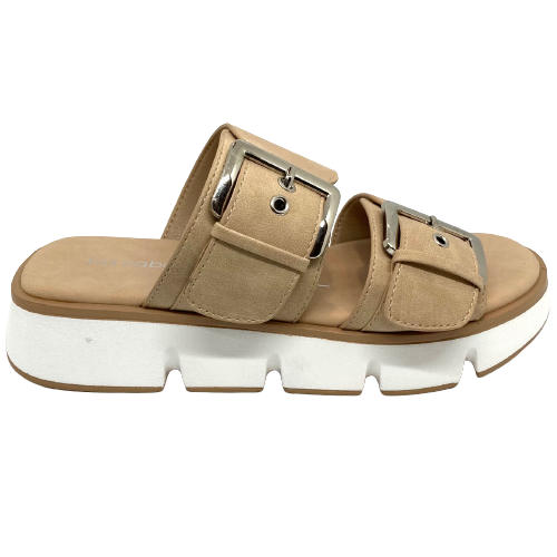 Hello Summer! A pair of slides for a fresh and easy look for the weekend.  Made from man made products with a chunky white sole, these are a must have.  Los Cabos Mady Beige
