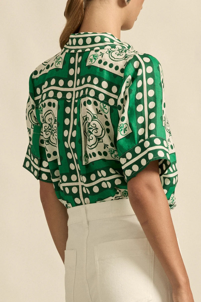The pixel top is a celebration of clean lines and elevated details. The concealed placket and crisp collar balance ease with modern polish.

100% linen
concealed button placket for a seamless finish
zk exclusive coffee collage print
printed collar and subtle side splits for flattering aesthetic
relaxed off-the-body fit
designed to pair with the gesture pant for co-ord styling
perfect for holiday or everyday wear