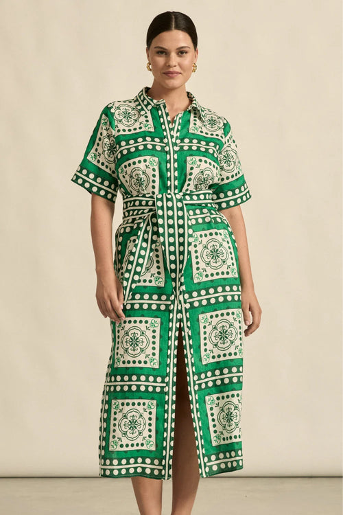 sustainably printed our exclusive parrot scarf print, a spirited exploration of hue and european-inspired graphic motif. the roam dress is perfect for resort styling or everyday luxury.

100% linen
crisp collar and covered placket deliver refined finish
custom zk exclusive parrot scarf print
wide self-tie belt for tailored shape
side split and relaxed fit offer comfort and movement
finished hem and sleeve trim for elevated detail
vacation-ready and trans-seasonal