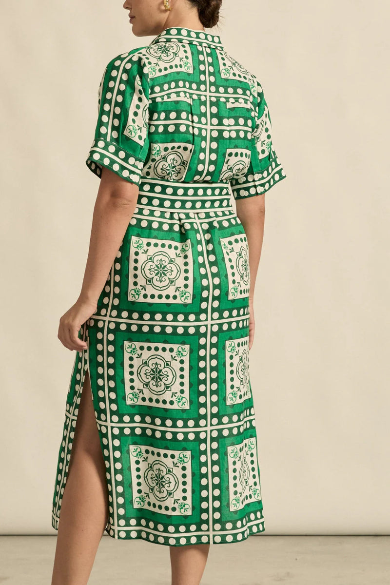 sustainably printed our exclusive parrot scarf print, a spirited exploration of hue and european-inspired graphic motif. the roam dress is perfect for resort styling or everyday luxury.

100% linen
crisp collar and covered placket deliver refined finish
custom zk exclusive parrot scarf print
wide self-tie belt for tailored shape
side split and relaxed fit offer comfort and movement
finished hem and sleeve trim for elevated detail
vacation-ready and trans-seasonal