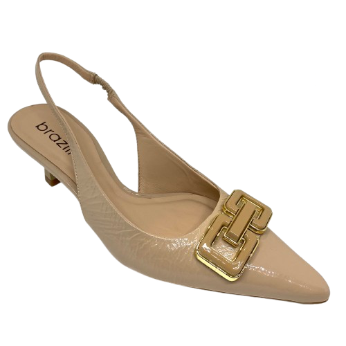 This very stylish pointed sling back in a supple nude patent leather has a very wearable 6cm kitten heel. The heel is made of the same material as the square chain-shaped buckle on the toe of the shoe. Made in Brazil.