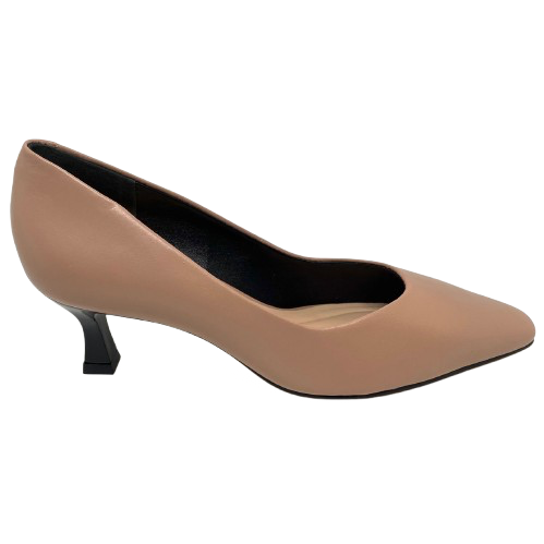 A court shoe that's built for comfort as well as style. This beautifully shaped court with it's chiselled toe has exceptional padding in it's footbed without taking away it's elegant shape. The shapely little 5cm heel is in a contrasting shiny black for that little bit of extra pizzazz. Made in Brazil.