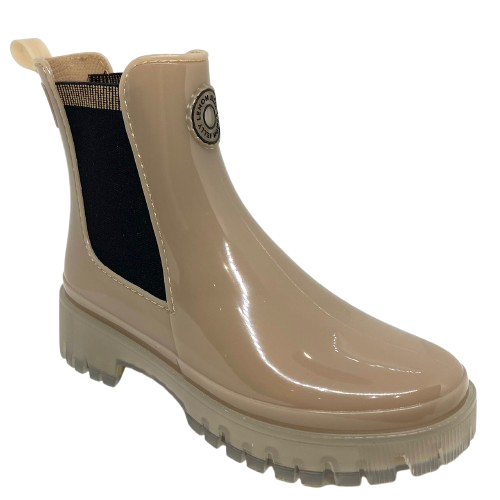 These great little wet weather boots are made from recycled materials using 100% renewable energy. Made by Lemon Jelly in Portugal you'll notice the beautiful lemon aroma as soon as you open the box! The contrast of the black elastic sides is aesthetically pleasing against the shiny Dusty Nude colouring of the boot and translucent chunky sole,