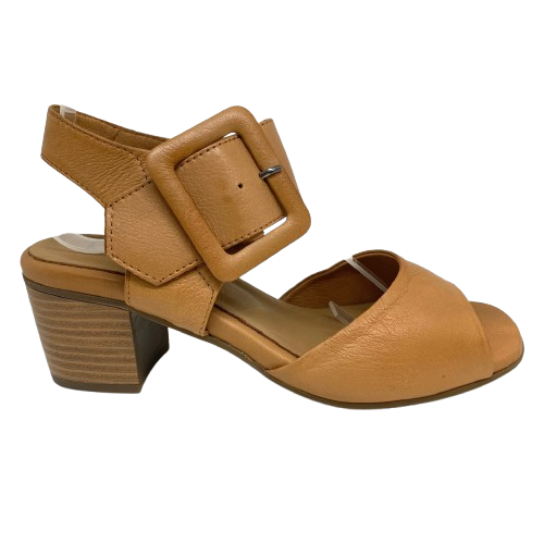 This beautifully soft sandal is made from a soft supple tan (coconut) leather, has a chunky stacked leather 6cm heel and offers plenty of support across the toes as well as across the instep with its wide buckled strap. This robust little sandal would work well as an elevated casual addition to your wardrobe or as an every day or work shoe. Made by Rilasarre.