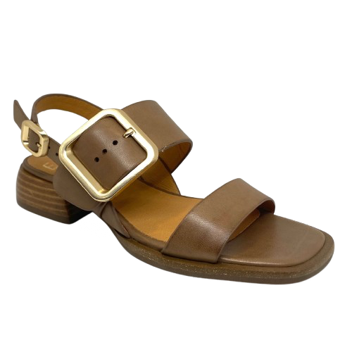 A classic summer sandal in beautiful polished leather in a light pecan shade. The low stacked heel is a comfortable 3.5cm height and large brushed gold buckle is its feature. Brand is EOS.
