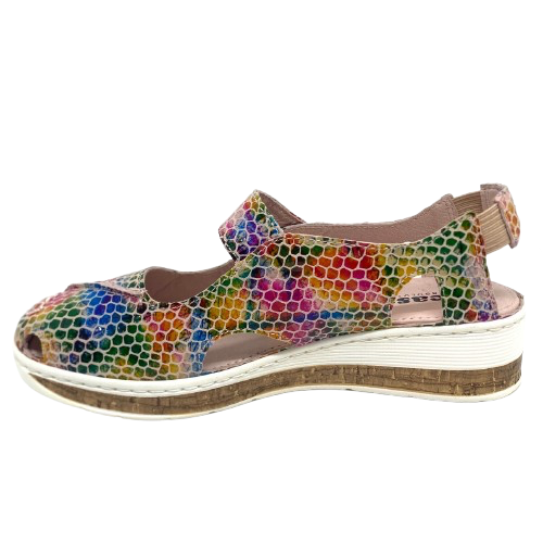 This extremely lightweight little shoe has both foot coverage and ventilation which is perfect in our summer climate. The low flatform gives a little bit of height while remaining flat and it's multi coloured palette is both fun and versatile. Made by&nbsp;
Cassini.