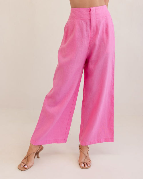 100% linen pants featuring a wide leg and a high waist by Kaleido.