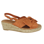 Summer wedged espadrille in linen fabric with crossover front and slingback for good foot coverage and support. A cute bow features. 5cm heel height with 1.5cm platform. Colour cantaloupe.