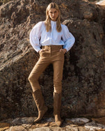 Versatile and uncomplicated, the Allied pants are the unsung stars of the show. These timeless straight stretch pants will take you from work to weekend in style. Squared off front pockets and an enamel button lend a contemporary edge. With sneakers, a loafer or a chunky ankle boot the allied will prove themselves indispensable in autumn dressing.    