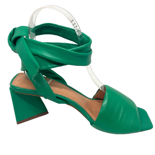 Wrap up your feet and your ankles in butter soft tube leather in this gorgeous sandal. It has a triangular shaped heel for added interest and at 7cm high you can go all day (or all night). These beauties are bound to impress. Carrano Made in Brazil