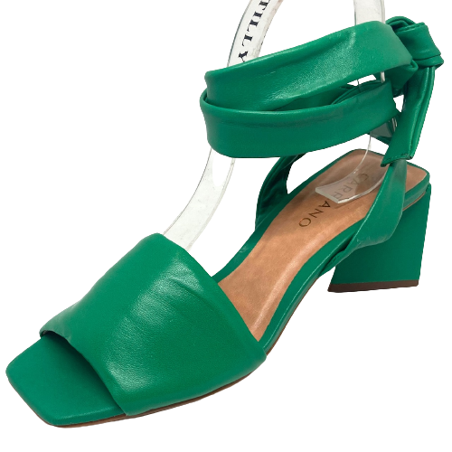 Wrap up your feet and your ankles in butter soft tube leather in this gorgeous sandal. It has a triangular shaped heel for added interest and at 7cm high you can go all day (or all night). These beauties are bound to impress. Carrano Made in Brazil