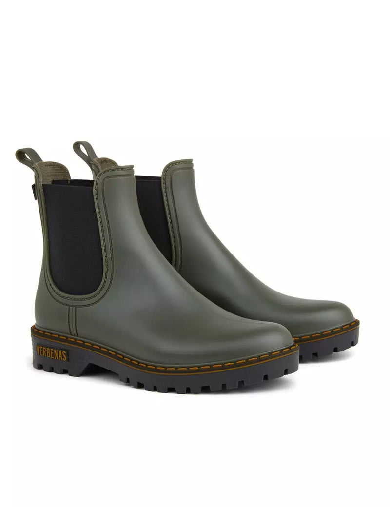 Make a splash in these Spanish, rubber rain boots that will see you march stylishly and seamlessly through everything from weekend sport to a ladies' lunch to Splendour in the Grass.    