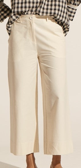 The Clarity pant is a fantastic wardrobe basic, the perfect building block for your spring wardrobe. Angled side pockets, a fitted waistband and a cropped wide leg ensure a neat and flattering fit. The lightly elasticated fabric creates a comfortable yet classic piece. Wear yours with a feminine top for a clean, contemporary spring look. Fitted waist with zip and button closure, angled side pockets, cropped wide leg, relaxed and on-trend the perfect building block for spring dressing.