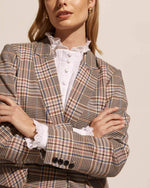 The blazer has become a wardrobe stable and the Index is the ideal embodiment of such a piece. It offers a sharp and tailored aesthetic, whilst ensuring ease of movement and comfort. The Index may well be the most comfortable blazer you have ever owned. It balances both masculine and feminine notes and formal and casual feels. Featuring a stylish lapel and single button, the Index is a highly flattering and versatile piece. 
