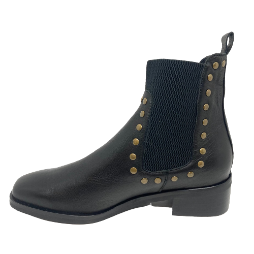 A handy black elastic sided boots made of a soft supple leather. The feature of flat brass studs around the elastic gives these boots a twist on a classic style. The heel is a comfortable 4cm in height. The elastic on these boots is not only on the sides of the boot but runs across the front as well as an added comfort feature as well as being aesthetically pleasing. Made by Mollini.
