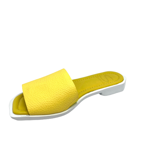Here's some great summer colour and fun! These little slides are of the softest of leathers, have an elastic gusset and look great on this white sole. The squared off toe is very on trend and so are these gelato colours of salmon and yellow. Made in Turkey
